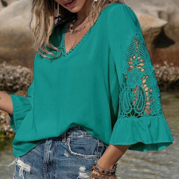 018 Boho Floral Crochet bell sleeve top - Picture 4 of 5